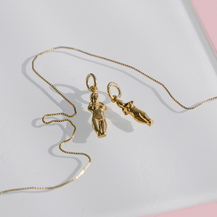 Sister Aphrodite GOLD Anhänger small
